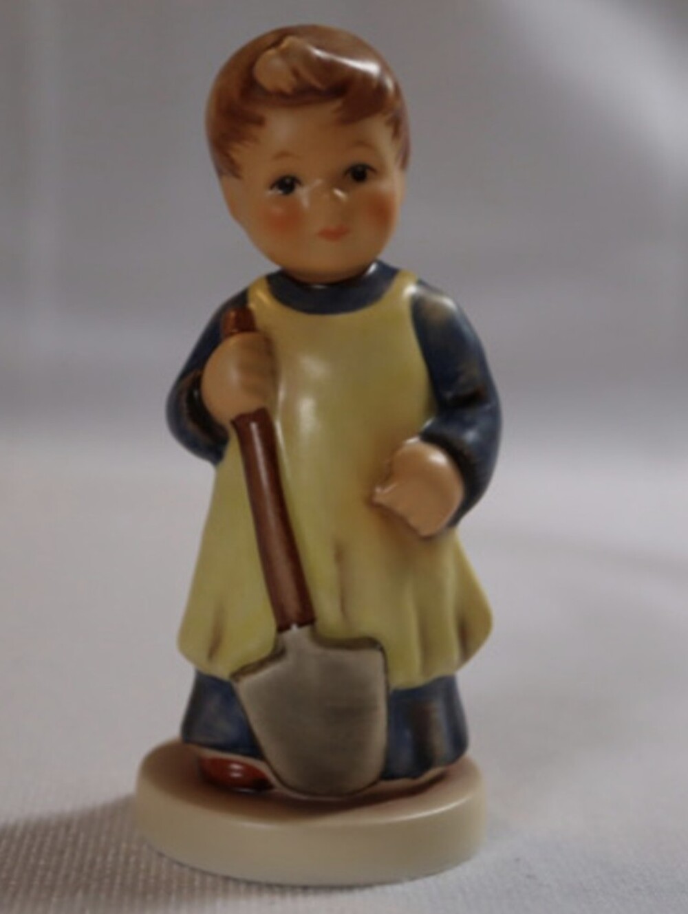 Vintage Goebel Hummel Club Exclusive “Garden Treasures” 3½” Figurine #1222 w/Box